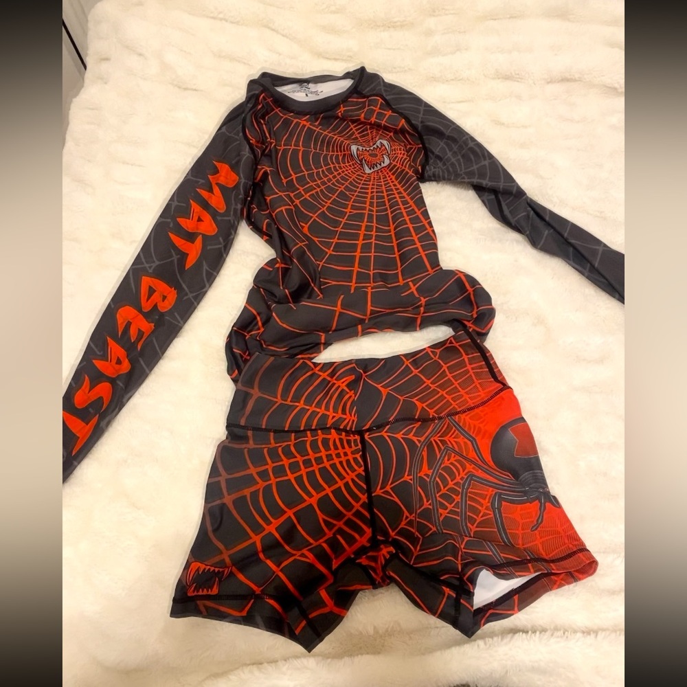 Womens’ Mat Beast Black Widow BJJ Spats Set